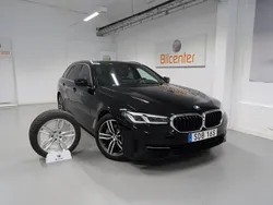 Svart Begagnad 2021 BMW 530e Kombi | 299 900 kr (Bra pris)