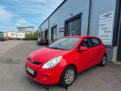 Röd Begagnad 2011 Hyundai i20 Select Halvkombi | 32 900 kr (Marknadspris)