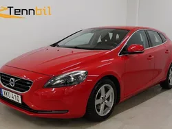 Röd Begagnad 2015 Volvo V40 Momentum Kombi | 129 800 kr (Marknadspris)