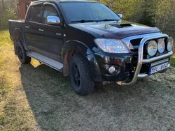 Svart Begagnad 2010 Toyota HiLux Pickup | 165 000 kr (Marknadspris)