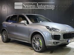 Grå Begagnad 2017 Porsche Cayenne S E-Hybrid SUV | 399 000 kr