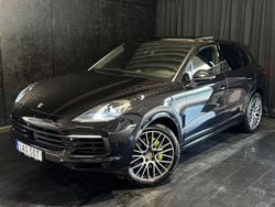 Svart Begagnad 2019 Porsche Cayenne Chrono SUV | 589 500 kr (Marknadspris)