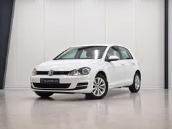 Vit Begagnad 2015 VW Golf VII Halvkombi | 99 900 kr (Marknadspris)