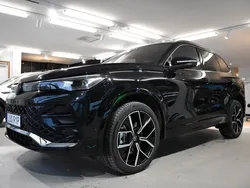 Svart Ny 2024 VW Tiguan R-line SUV | 628 200 kr (Dyr)