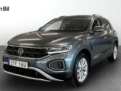 Grå (indium grey metallic) Begagnad 2024 VW T-Roc Life SUV | 319 900 kr (Dyr)