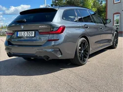 Grå Begagnad 2022 BMW 330e M Sport Kombi | 385 000 kr (Dyr)