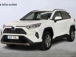 Vit Begagnad 2022 Toyota RAV4 Hybrid SUV | 354 900 kr (Superpris)