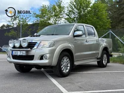 Ljusbrun (brun) Begagnad 2012 Toyota HiLux Pickup | 184 900 kr (Superpris)