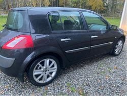 Svart Begagnad 2005 Renault Mégane II Halvkombi | 17 000 kr (Marknadspris)