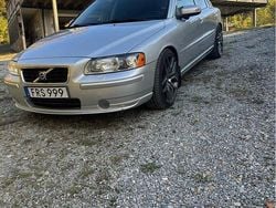 Grå Begagnad 2008 Volvo S60 Momentum Sedan | 39 900 kr (Marknadspris)