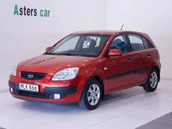 Röd Begagnad 2007 Kia Rio Halvkombi | 49 900 kr (Marknadspris)
