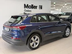 Blå (navarrablå metallic) Begagnad 2023 Audi Q4 e-tron Proline SUV | 399 000 kr (Superpris)