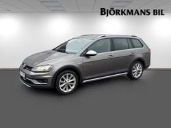 Grå Begagnad 2016 VW Golf Alltrack Kombi | 175 000 kr (Marknadspris)