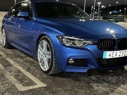 Blå Begagnad 2018 BMW 330e M Sport Sedan | 245 000 kr (Marknadspris)