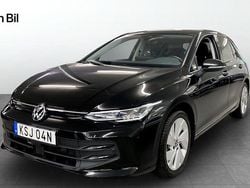 Svart Begagnad 2025 VW Golf VIII Life Kombi | 304 900 kr (Bra pris)