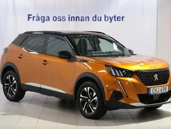 Orange Begagnad 2023 Peugeot 2008 GT SUV | 269 000 kr (Lite dyr)
