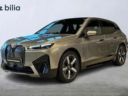Grå Begagnad 2023 BMW iX SUV | 629 900 kr (Marknadspris)