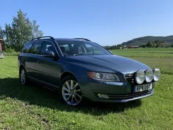 Blå Begagnad 2014 Volvo V70 Momentum Kombi | 106 000 kr (Marknadspris)