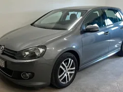 Grå Begagnad 2012 VW Golf VII Halvkombi | 59 900 kr (Marknadspris)