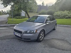 Grå Begagnad 2004 Volvo S40 Sedan | 18 500 kr (Marknadspris)