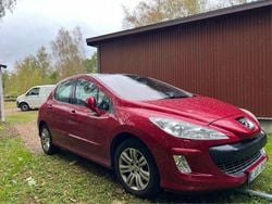 Röd Begagnad 2010 Peugeot 308 Halvkombi | 33 000 kr (Marknadspris)