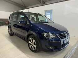 Mörkblå Begagnad 2008 VW Touran Cross Minibuss | 69 900 kr (Lite dyr)