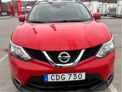 Röd Begagnad 2017 Nissan Qashqai SUV | 109 999 kr (Bra pris)