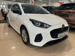 Ny 2025 Mazda 2 Center-Line Halvkombi | 253 400 kr (Marknadspris)