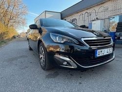 Svart Begagnad 2013 Peugeot 308 Allure Halvkombi | 48 000 kr (Lite dyr)