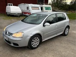 Silver Begagnad 2007 VW Golf V Sportline Halvkombi | 22 000 kr (Marknadspris)