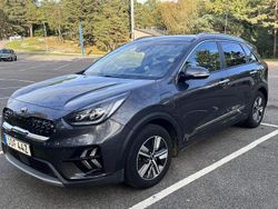 Grå Begagnad 2020 Kia Niro 2 SUV | 217 000 kr (Marknadspris)