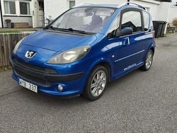 Blå Begagnad 2005 Peugeot 1007 Halvkombi | 42 000 kr