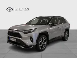 Grå Begagnad 2023 Toyota RAV4 Hybrid Style SUV | 519 000 kr (Lite dyr)