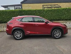 Röd Begagnad 2015 Lexus NX300h Business Edition SUV | 179 000 kr (Marknadspris)