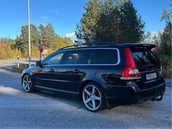 Svart Begagnad 2015 Volvo V70 Momentum Kombi | 122 000 kr (Marknadspris)