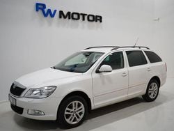 Vit Begagnad 2013 Skoda Octavia Elegance Kombi | 84 900 kr (Bra pris)