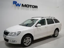 Vit Begagnad 2013 Skoda Octavia Elegance Kombi | 84 900 kr (Bra pris)