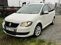 Vit Begagnad 2010 VW Touran Trendline Minibuss | 48 000 kr (Superpris)
