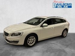Vit Begagnad 2014 Volvo V60 Momentum Kombi | 119 000 kr (Lite dyr)