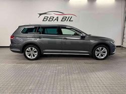 Mörkgrå (grå) Begagnad 2016 VW Passat Alltrack Kombi | 159 900 kr (Marknadspris)