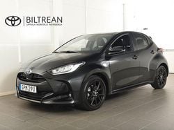 Svart Begagnad 2023 Toyota Yaris Hybrid Style Halvkombi | 248 900 kr (Marknadspris)