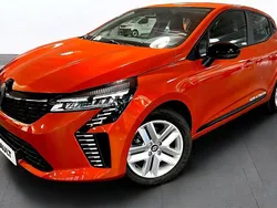 Orange Begagnad 2025 Renault Clio V Evolution Halvkombi | 245 000 kr (Dyr)