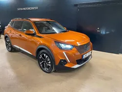Orange Begagnad 2021 Peugeot e-2008 Allure SUV | 209 900 kr (Marknadspris)