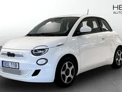 Vit (white) Begagnad 2021 Fiat 500e Passion Halvkombi | 174 900 kr (Bra pris)