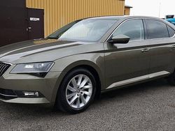 Ljusgrön Begagnad 2016 Skoda Superb Style Halvkombi | 199 900 kr (Bra pris)