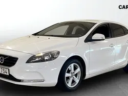 Vit Begagnad 2015 Volvo V40 Kinetic Kombi | 104 900 kr (Marknadspris)
