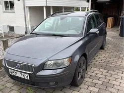 Grå Begagnad 2005 Volvo V50 Kinetic Kombi | 10 000 kr (Superpris)