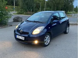 Blå Begagnad 2011 Toyota Yaris Halvkombi | 37 600 kr (Marknadspris)