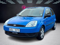 Blå Begagnad 2003 Ford Fiesta Halvkombi | 24 900 kr (Marknadspris)