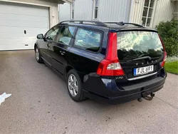 Blå Begagnad 2009 Volvo V70 Momentum Kombi | 43 000 kr (Superpris)
